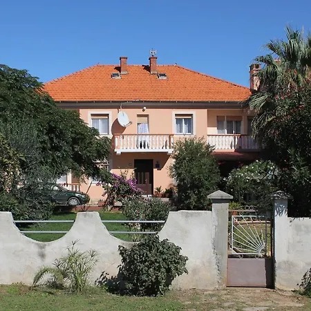 Apartment Apartments For Families With Children Privlaka, Zadar - 5747 *