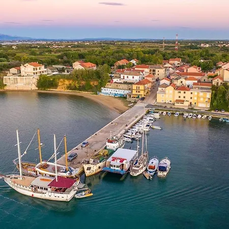 Apartment Apartments For Families With Children Privlaka, Zadar - 5747 Privlaka (Zadar)