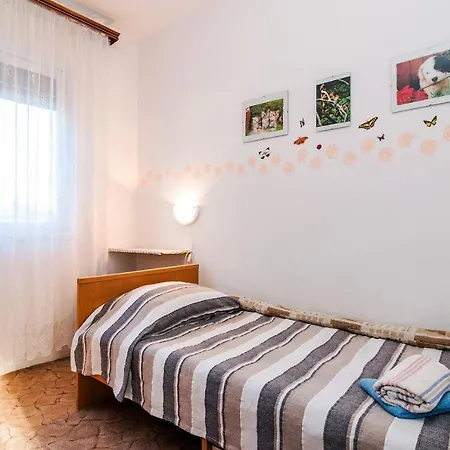Апартаменты For Families With Children Privlaka, Zadar - 5747