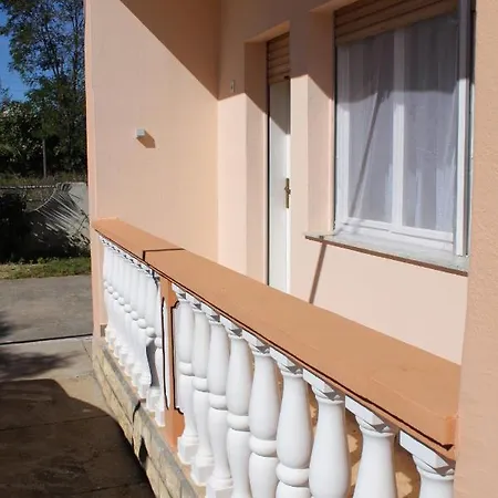 Apartments For Families With Children Privlaka, Zadar - 5747 * Privlaka (Zadar)