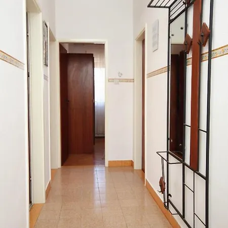 Apartments For Families With Children Privlaka, Zadar - 5747 * Privlaka (Zadar)