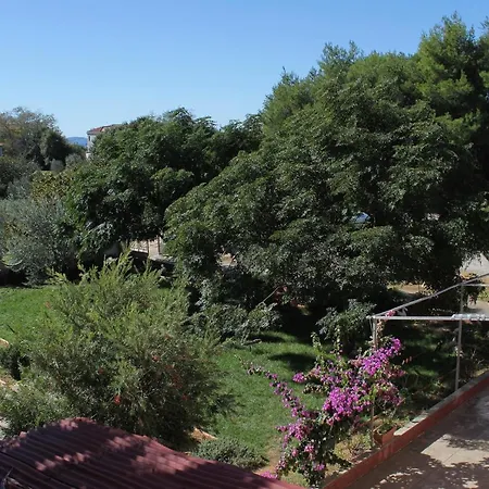Apartments For Families With Children Privlaka, Zadar - 5747 *