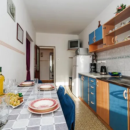 Apartments For Families With Children Privlaka, Zadar - 5747 Apartment Privlaka (Zadar)