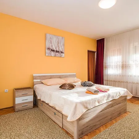 Апартаменты For Families With Children Privlaka, Zadar - 5747 *