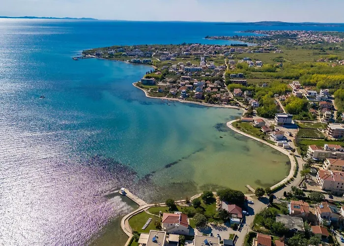 Apartments For Families With Children Privlaka - Zadar - 5747 * Privlaka (Zadar)